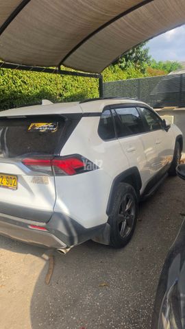 מודעת רכב טויוטה RAV4