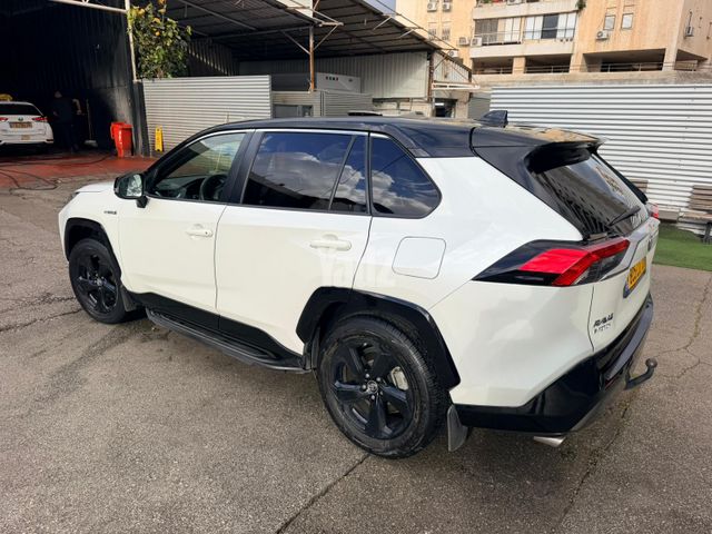 מודעת רכב טויוטה RAV4