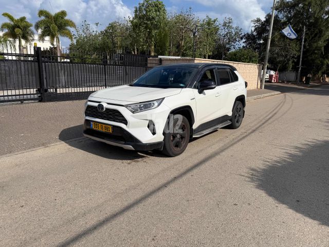 מודעת רכב טויוטה RAV4