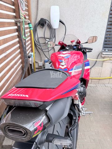 מודעת רכב הונדה CBR600RR