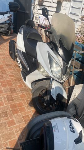 מודעת רכב סאן יאנג ג'וי-מקס 250 XI