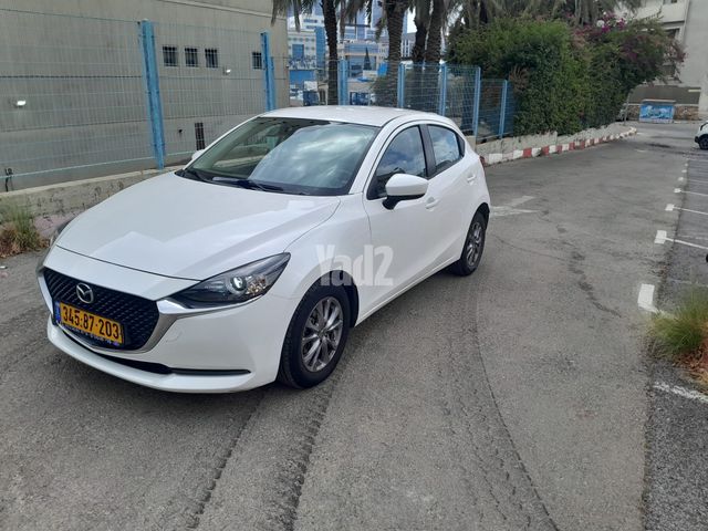 מודעת רכב מאזדה 2
