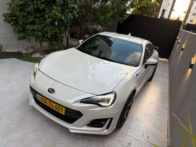 מודעת רכב סובארו BRZ