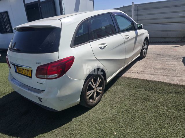 מודעת רכב מרצדס-בנץ B-class