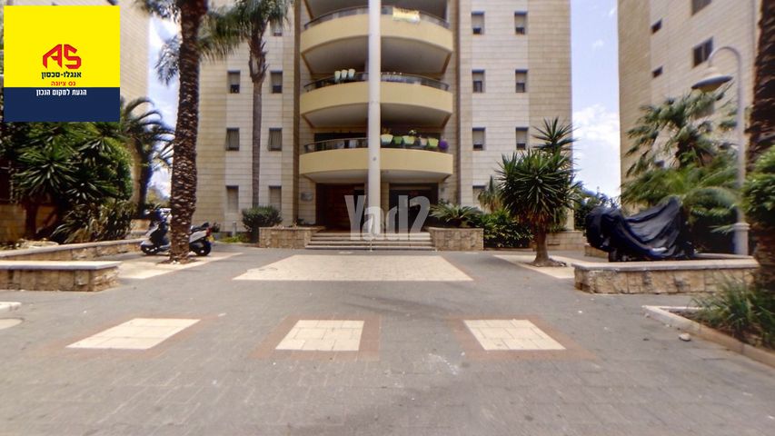 האימהות 26