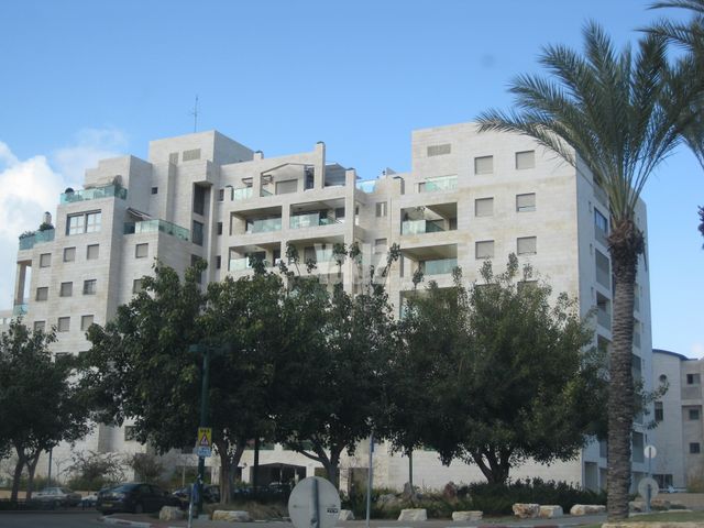 הגוש הגדול, רמת אביב החדשה, נופי ים