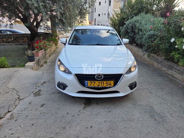 מודעת רכב מאזדה 3
