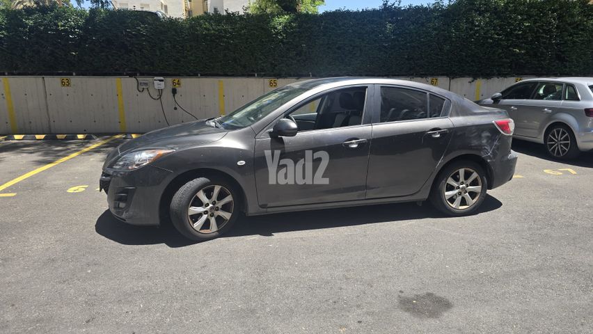 מודעת רכב מאזדה 3