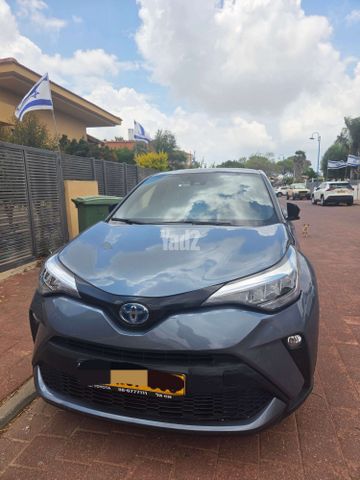 מודעת רכב טויוטה C-HR