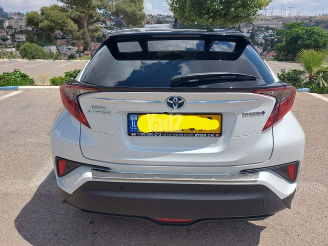 מודעת רכב טויוטה C-HR