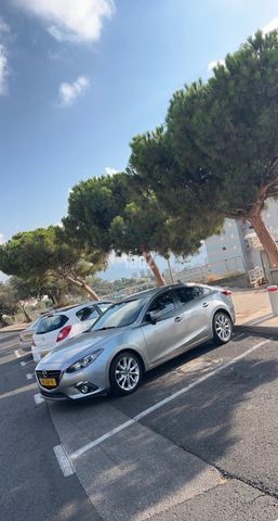 מודעת רכב מאזדה 3