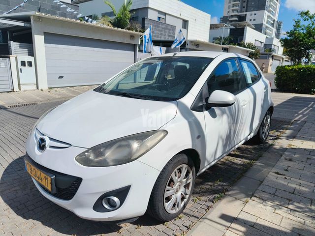 מודעת רכב מאזדה 2