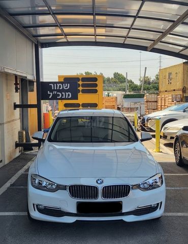מודעת רכב ב מ וו סדרה 3