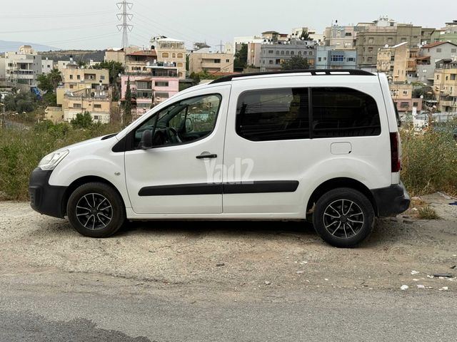 מודעת רכב סיטרואן ברלינגו