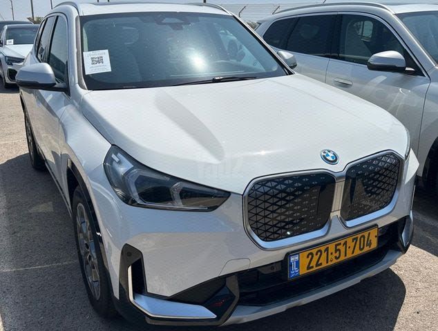מודעת רכב ב מ וו IX1