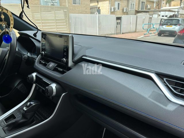 מודעת רכב טויוטה RAV4