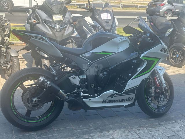 מודעת רכב קאוואסאקי נינג'ה ZX 10R