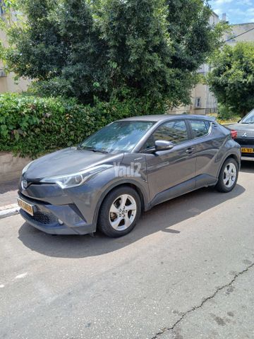 מודעת רכב טויוטה C-HR