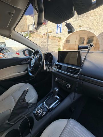 מודעת רכב מאזדה 3