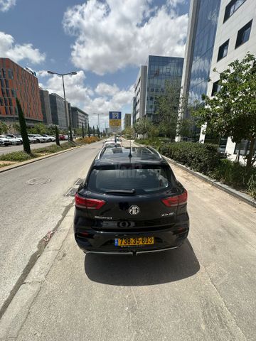 מודעת רכב אם ג'י ZS