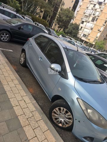 מודעת רכב מאזדה 2