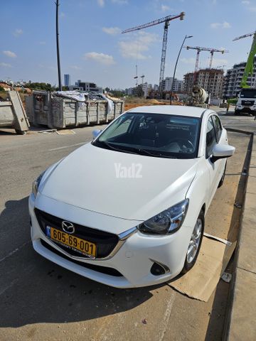 מודעת רכב מאזדה 2