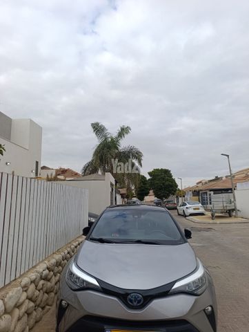 מודעת רכב טויוטה C-HR