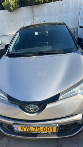 מודעת רכב טויוטה C-HR