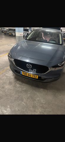 מודעת רכב מאזדה CX-30