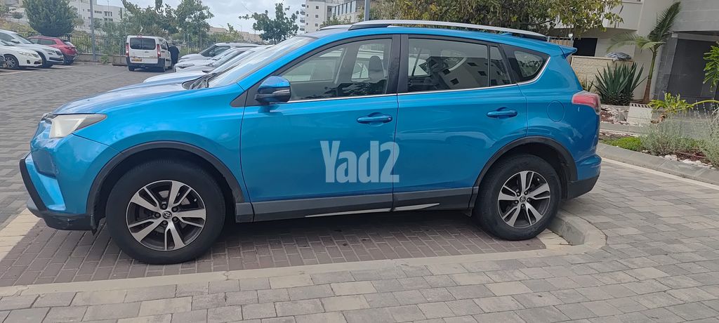 מודעת רכב טויוטה RAV4