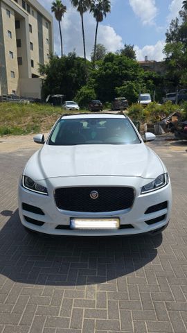 מודעת רכב יגואר F-Pace
