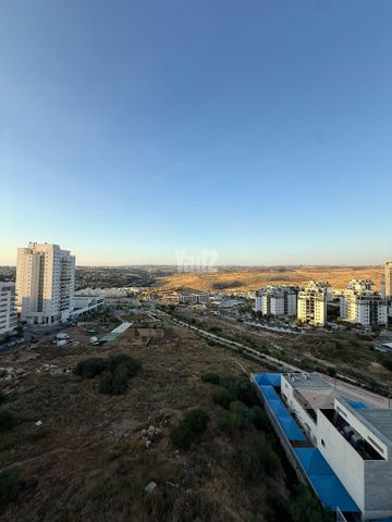 עופרה חזה 4