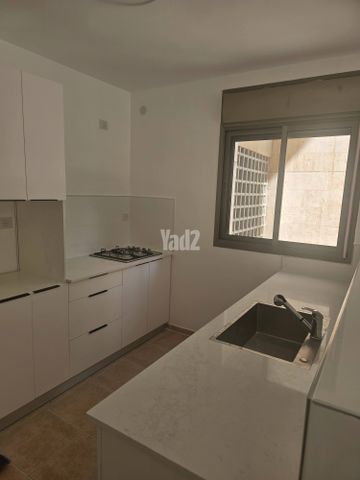 חלמיש 8
