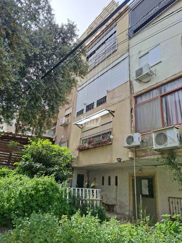 שבתאי לוי 15