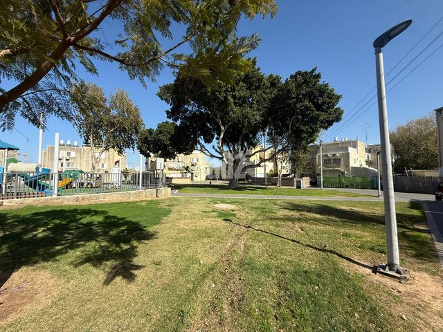 בעל שם טוב 