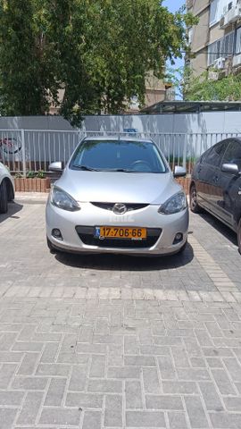 מודעת רכב מאזדה 2