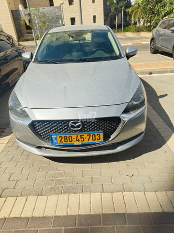 מודעת רכב מאזדה 2