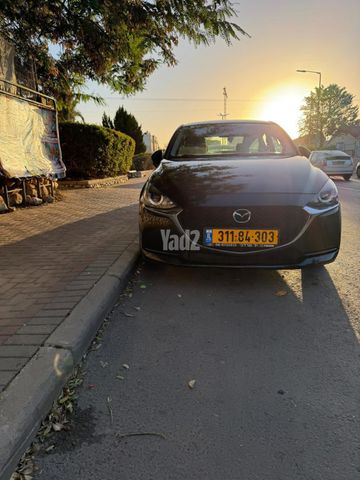 מודעת רכב מאזדה 2