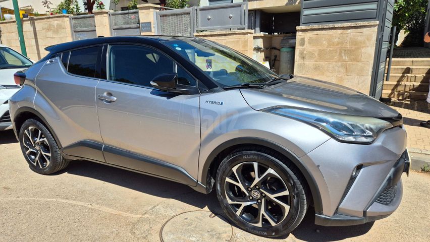 מודעת רכב טויוטה C-HR