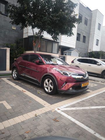 מודעת רכב טויוטה C-HR