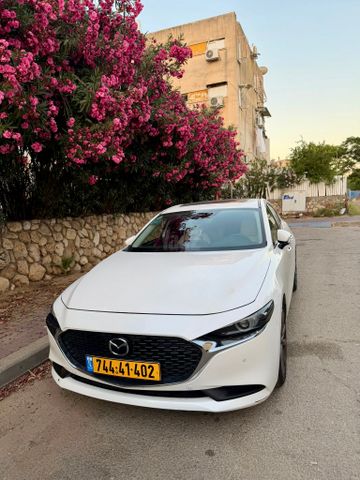מודעת רכב מאזדה 3