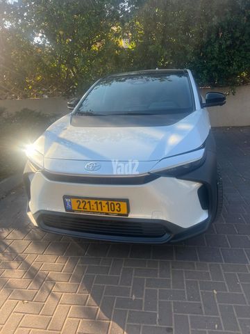 מודעת רכב טויוטה bZ4X