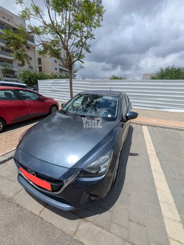 מודעת רכב מאזדה 2