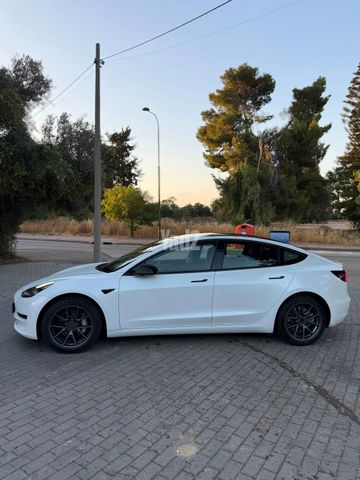 מודעת רכב טסלה מודל 3