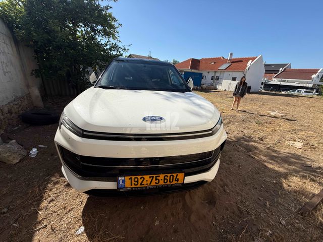 מודעת רכב ג׳יי.איי.סי E-JS4