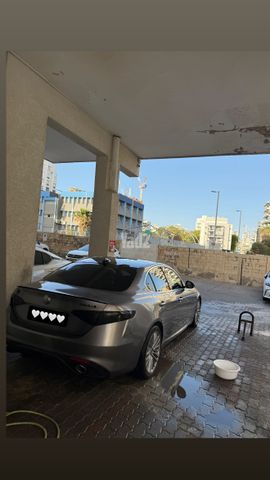 מודעת רכב אלפא רומיאו ג'וליה