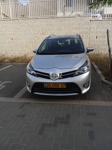 מודעת רכב טויוטה ורסו