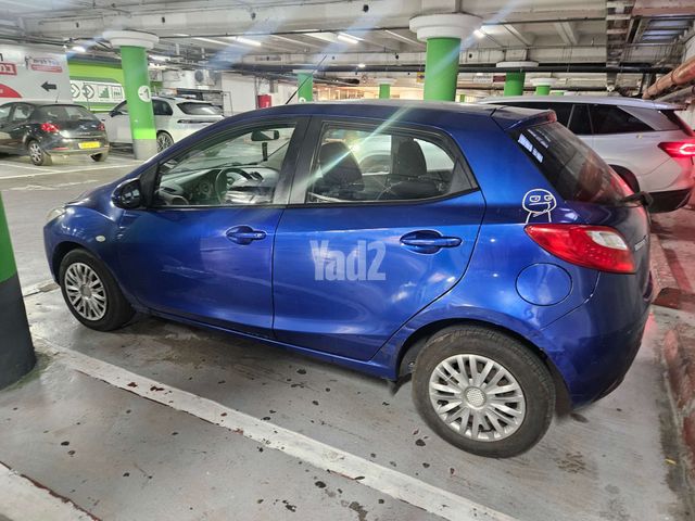 מודעת רכב מאזדה 2