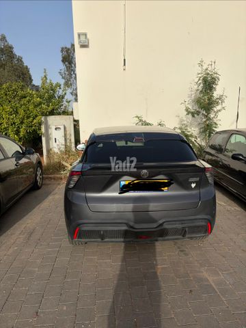 מודעת רכב אם ג'י MG4