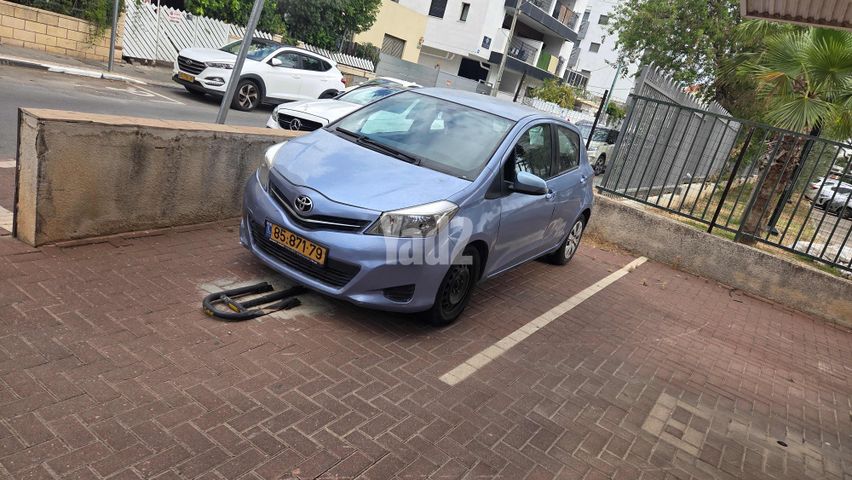 מודעת רכב טויוטה יאריס